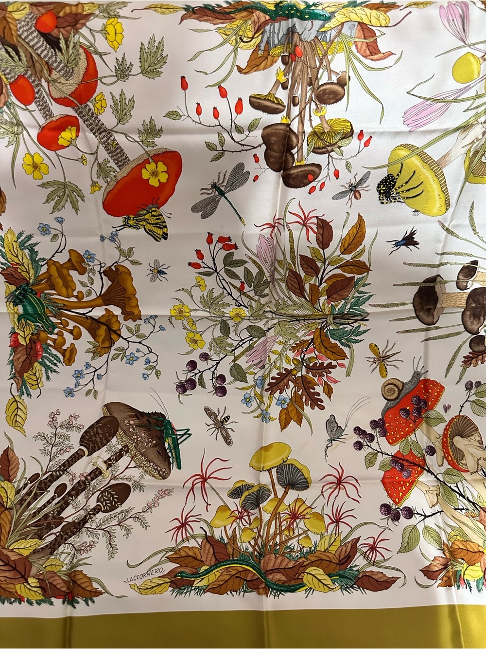 GUCCI ❤️🌟WHIMSICAL MUSHROOM & INSECT PRINT SILK SCARF ITEM # 1224177